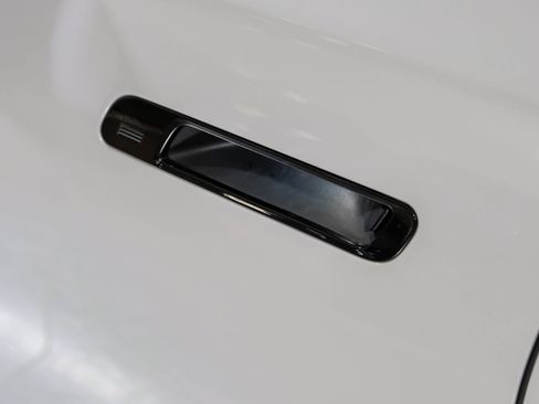 Used 2023 BMW 740i w/ Parking Assistance Package RWD image 40