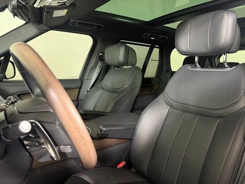 Certified 2025 Land Rover Range Rover Autobiography image 4