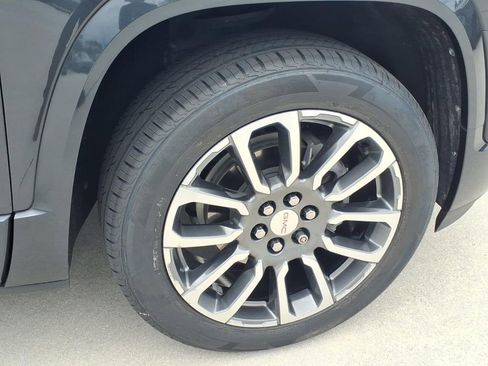 Used 2022 GMC Acadia Denali w/ Denali Ultimate Package FWD image 21