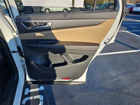 New 2026 Volkswagen Atlas Cross Sport SE image 30