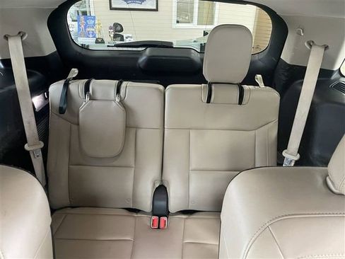 Used 2022 Ford Explorer XLT w/ Equipment Group 202A image 33