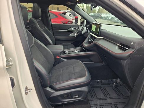 Certified 2025 Ford Explorer ST image 6