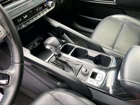 Certified 2022 Kia Telluride LX FWD image 10
