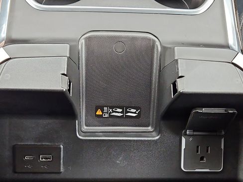 Used 2026 Chevrolet Silverado 2500 LT w/ Convenience Package image 40