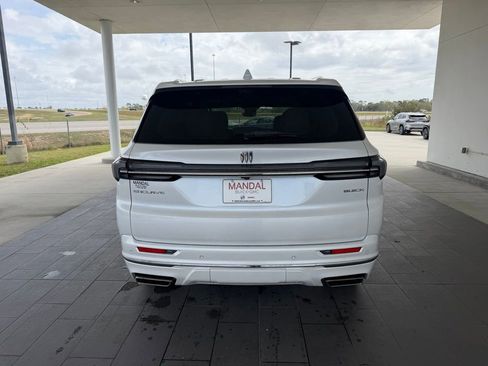 Used 2025 Buick Enclave Avenir w/ Super Cruise Package image 6