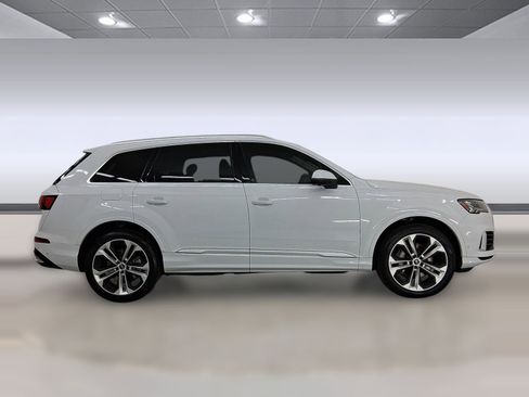 Certified 2024 Audi Q7 3.0T Premium Plus image 8