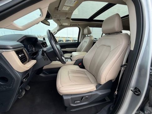 Used 2024 Ford Expedition Limited AWD/4WD image 17