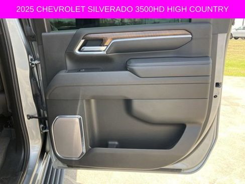 Used 2025 Chevrolet Silverado 3500 High Country w/ High Country Premium Package image 18