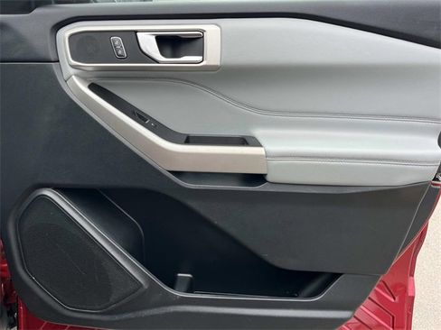 Certified 2022 Ford Explorer XLT w/ Equipment Group 202A image 25