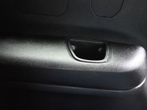 Used 2023 Jeep Grand Cherokee L Laredo image 41