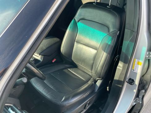 Used 2016 Ford Explorer XLT w/ Equipment Group 202A image 13