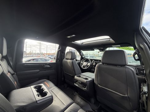 Used 2024 GMC Sierra 2500 AT4 w/ AT4 Premium Plus Package image 17