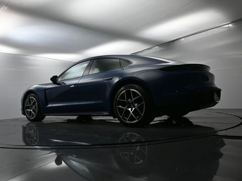 Used 2025 Porsche Taycan image 49
