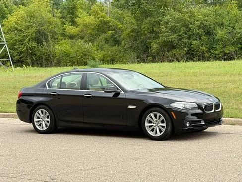 Used 2015 BMW 528i xDrive Sedan AWD/4WD image 4