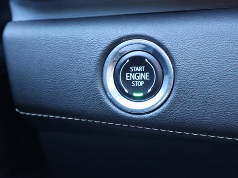 Certified 2023 Cadillac Escalade ESV Premium Luxury w/ Performance Package image 21