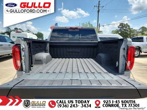 Used 2024 GMC Sierra 1500 AT4 w/ Technology Package AWD/4WD image 10