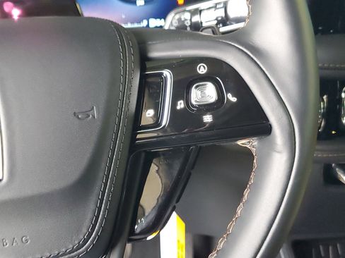 New 2026 Lincoln Aviator AWD image 16