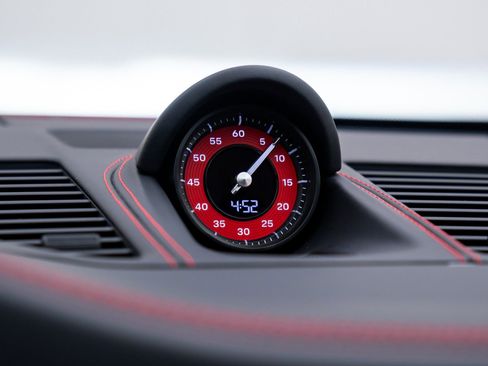 Certified 2025 Porsche 911 Carrera GTS image 23