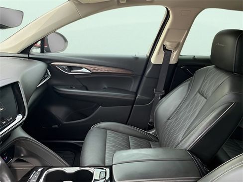 Used 2022 Buick Envision Avenir w/ Technology Package II image 17