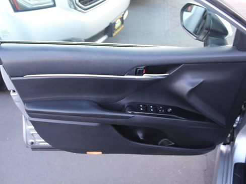 Used 2019 Toyota Camry LE w/ Carpet Mat Package FWD image 16
