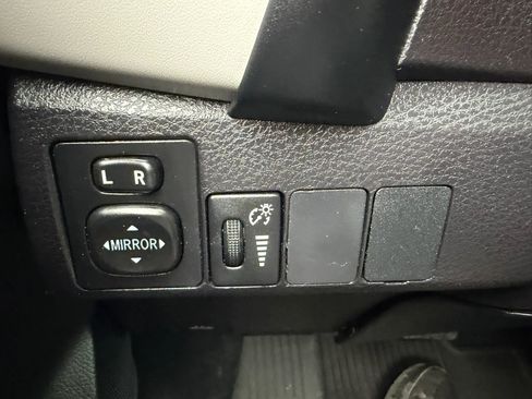 Used 2019 Toyota Corolla LE FWD image 23