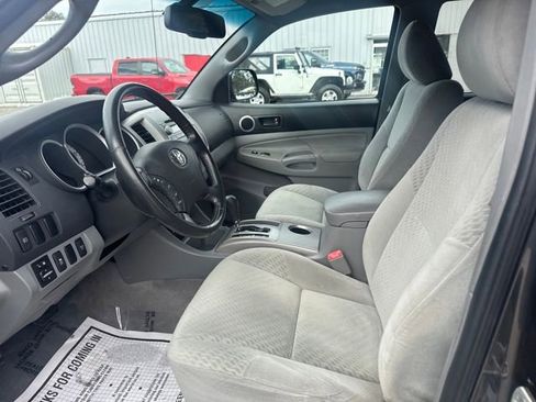 Used 2011 Toyota Tacoma 4x4 Double Cab w/ SR5 Pkg #2 image 11