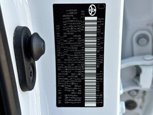 Used 2024 Toyota Corolla LE FWD image 30
