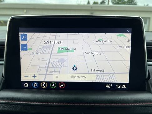 Used 2021 Chevrolet Suburban RST w/ Luxury Package image 27