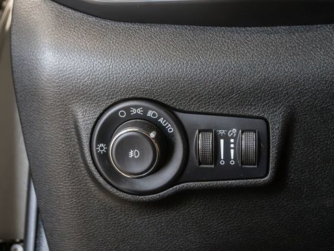 Used 2024 Jeep Compass Latitude AWD/4WD image 13