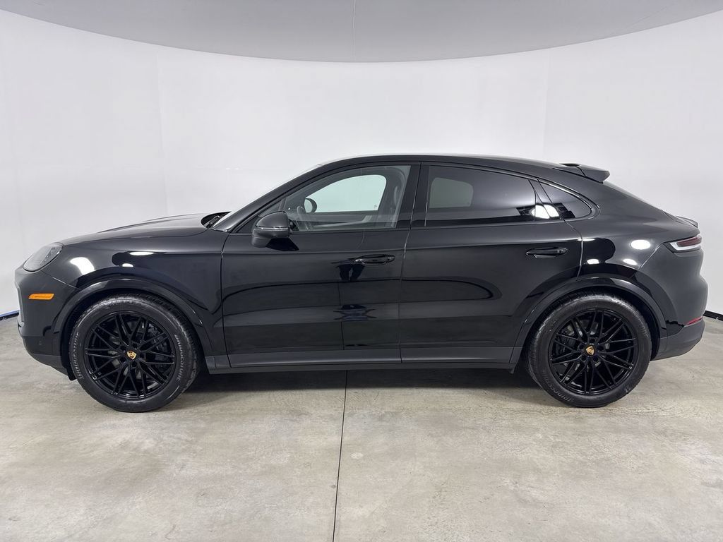 Certified 2024 Porsche Cayenne Coupe AWD/4WD image 2