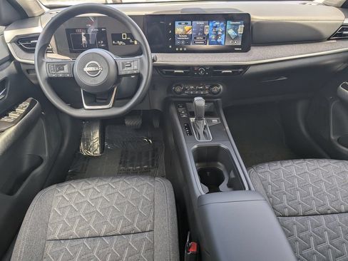Certified 2026 Nissan Kicks SV w/ Cold Weather Package FWD image 19