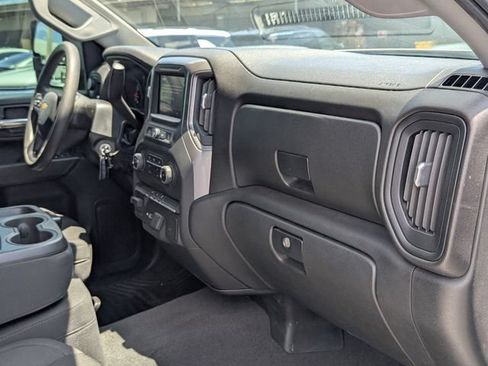 Used 2021 Chevrolet Silverado 2500 Custom w/ Custom Value Package AWD/4WD image 17