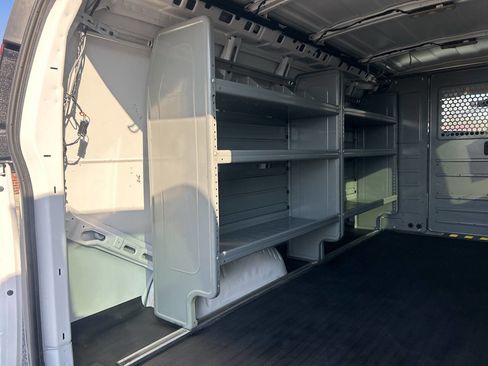 Used 2017 Chevrolet Express 2500 image 25