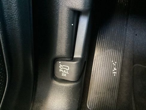 Used 2022 Ford Explorer XLT w/ Equipment Group 202A image 61