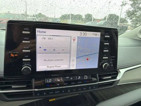 Used 2024 Toyota Sienna Limited AWD/4WD image 9