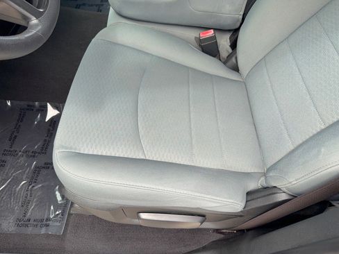 Used 2018 RAM 1500 Express RWD image 16
