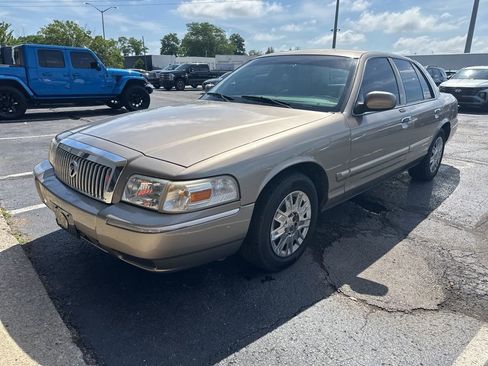 Used 2006 Mercury Grand Marquis GS RWD image 2
