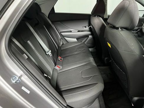 Used 2025 Hyundai Elantra SEL FWD image 18