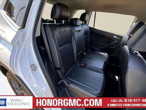 Used 2022 Volkswagen Tiguan SE image 24