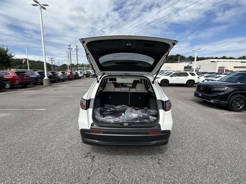 New 2026 Honda HR-V LX image 32