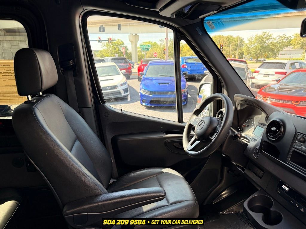Used 2019 Mercedes-Benz Sprinter 2500 image 34