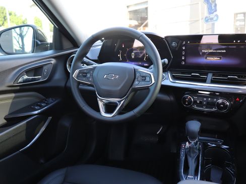 Used 2026 Chevrolet Trax ACTIV w/ Driver Confidence Package FWD image 12