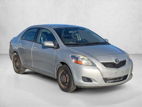 Used 2010 Toyota Yaris Sedan image 3