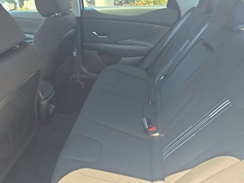 Used 2025 Hyundai Elantra SEL FWD image 21