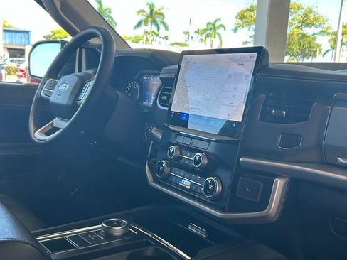 Used 2024 Ford Expedition XLT RWD image 25