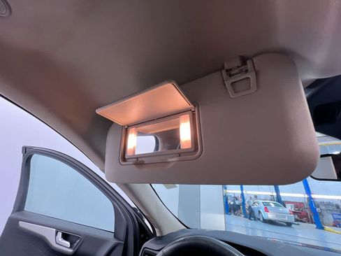 Used 2020 Ford Escape SE Sport AWD/4WD image 36