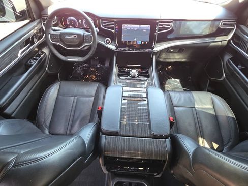 Used 2022 Jeep Wagoneer Series III w/ Flexible Seating Group RWD image 27
