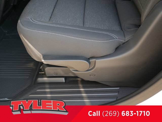 New 2027 Chevrolet Traverse LT w/ LPO, Floor Liner Package AWD/4WD image 40