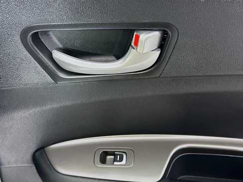 Used 2019 Kia Optima LX image 29