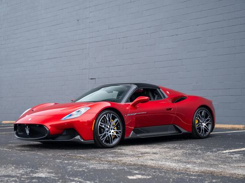 Used 2023 Maserati MC20 Spyder image 6